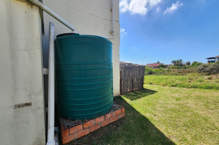5 Bedroom Property for Sale in Wavecrest Eastern Cape